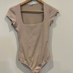 XS Free People body suit - tan